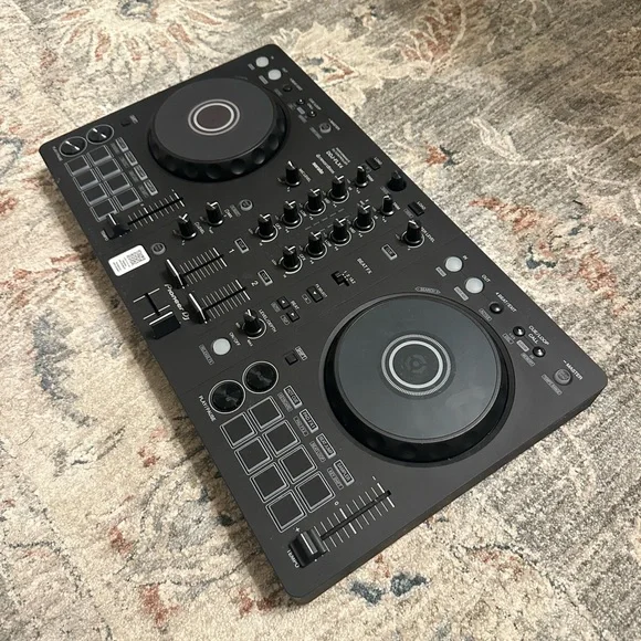 Pioneer DJ DDJ-FLX4 DJ Controller - Picture 2 of 4